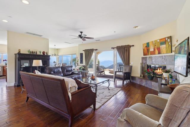 944 Rainbow Crest Road, Fallbrook CA: https://media.crmls.org/mediaz/b85c4d42-d05a-425b-b031-d887fb51f502.jpg