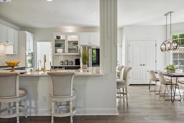 418 Golf Ct, Walnut Creek CA: https://media.crmls.org/mediaz/b85c504c-3d52-4ec7-bddc-f9979d59eea1.jpg