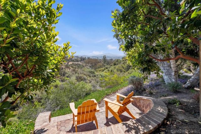 5653 Linea Del Cielo, Rancho Santa Fe CA: https://media.crmls.org/mediaz/b85cb694-d101-4e16-b358-15a78e76b81b.jpg