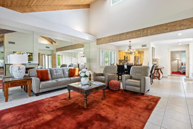 343 Forest Hills Drive, Rancho Mirage CA: https://media.crmls.org/mediaz/b85d3a3f-7793-4039-9c8d-8f1c4817e29a.jpg
