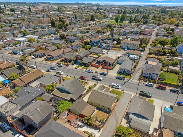 928 Lincoln Street, Watsonville CA: https://media.crmls.org/mediaz/b85ed64a-38b4-40a7-ad72-a2e2e0a7e8e9.jpg