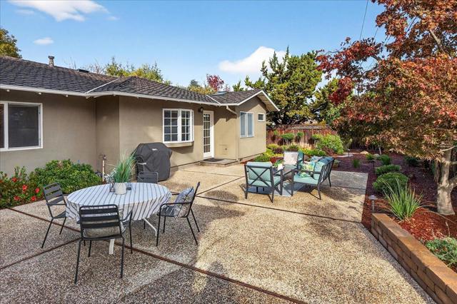 12058 CANDY Lane, Saratoga CA: https://media.crmls.org/mediaz/b85efb73-87f7-4b08-b884-6e54800aaa3e.jpg