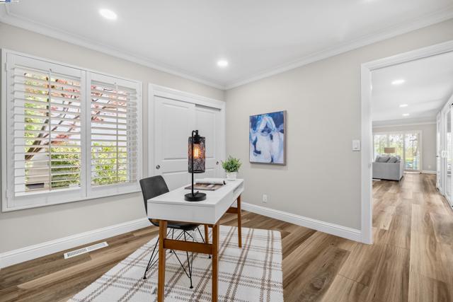553 Saint George Rd, Danville CA: https://media.crmls.org/mediaz/b85f8f5c-0a81-45b3-9742-ca86cc183e6e.jpg