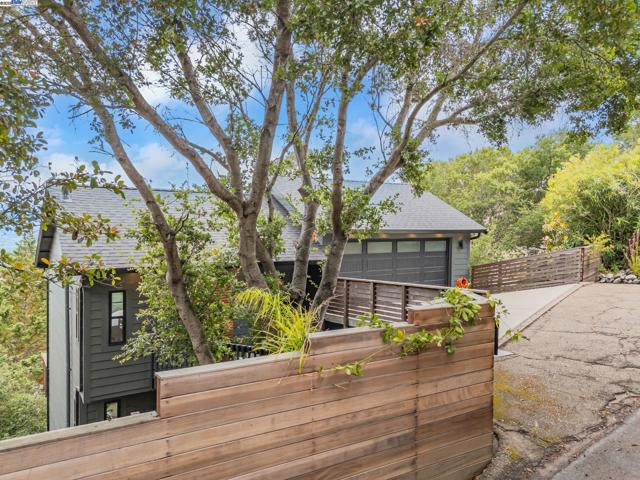 1106 Besito Ave, Berkeley CA: https://media.crmls.org/mediaz/b85f9295-fd9d-4943-a09b-9dc3b7fe74e7.jpg
