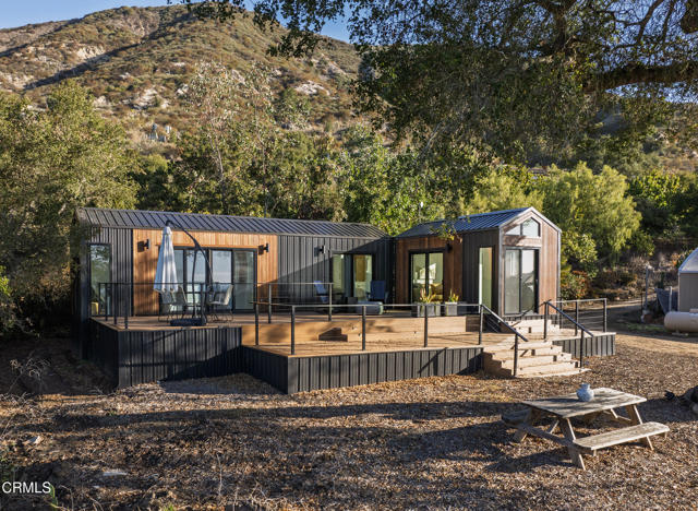 4488 Foothill Road, Carpinteria CA: https://media.crmls.org/mediaz/b85fc7eb-01bf-476f-b331-49b22a60390d.jpg