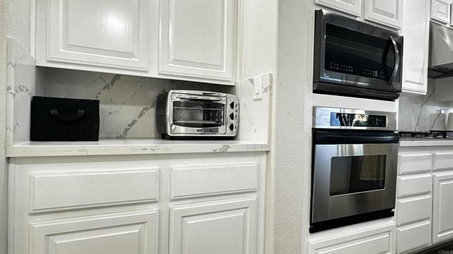 Detail Gallery Image 15 of 45 For 394 Plaza Toluca, Chula Vista,  CA 91914 - 5 Beds | 3/1 Baths
