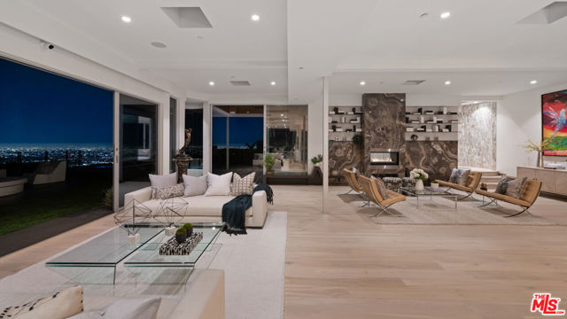 9353 Nightingale Drive, Los Angeles CA: https://media.crmls.org/mediaz/b8602cb7-ad67-44fe-968f-374f6b74fe90.jpg