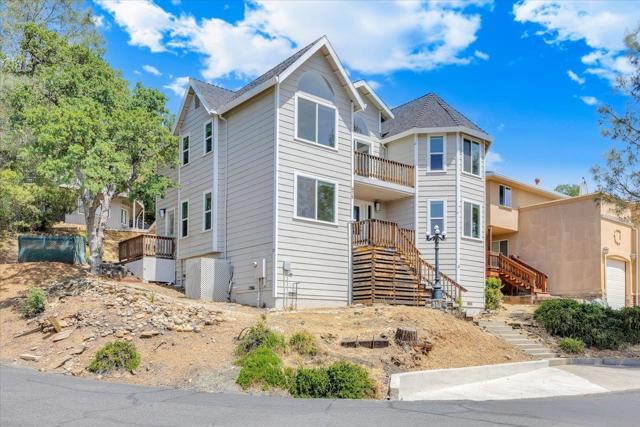 475 Sunrise Road, Copperopolis CA: https://media.crmls.org/mediaz/b860426e-9f69-4a7d-9ac7-880340779700.jpg