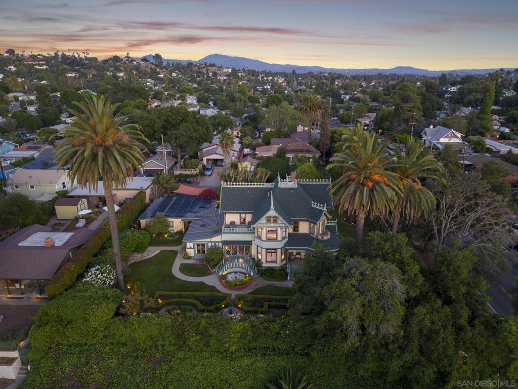 700 Juniper - photo 9