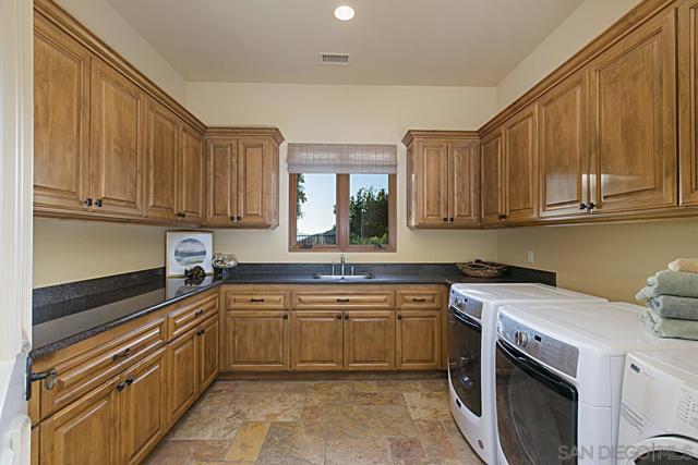 14155 Bryce Point, Poway CA: https://media.crmls.org/mediaz/b8610630-661e-4d9e-822c-d2693a3793fd.jpg