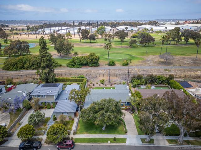 850 Coronado Ave, Coronado CA: https://media.crmls.org/mediaz/b861da54-dea0-4f48-b0e7-047548eafbe2.jpg