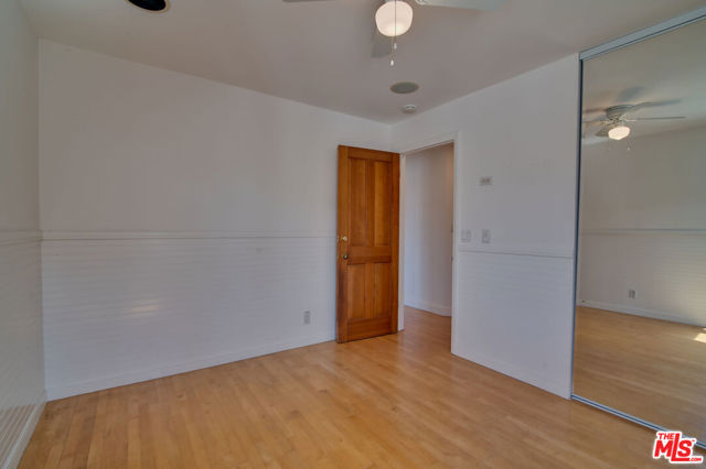 127 Abalone Avenue, Newport Beach CA: https://media.crmls.org/mediaz/b861fba6-da0a-4d21-a41f-ef5773902e20.jpg