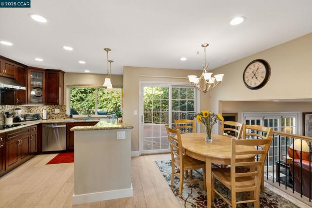 11878 W Vomac Rd, Dublin CA: https://media.crmls.org/mediaz/b8627983-e0f2-4b32-b77e-e19b425bf72c.jpg