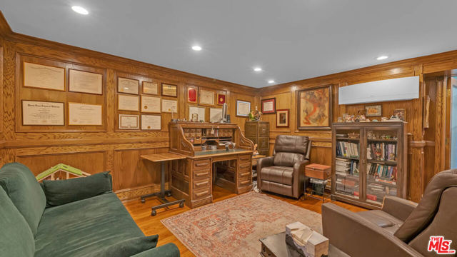 1242 Angelo Drive photo 32