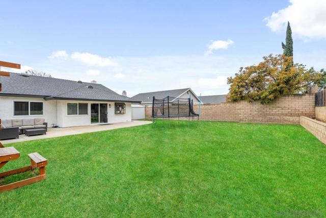 9026 W Hamilton St, Rancho Cucamonga CA: https://media.crmls.org/mediaz/b8634ac9-0b44-4951-b841-39da032e9f50.jpg