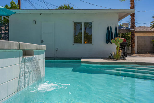 748 N Calle Rolph, Palm Springs, CA 92262