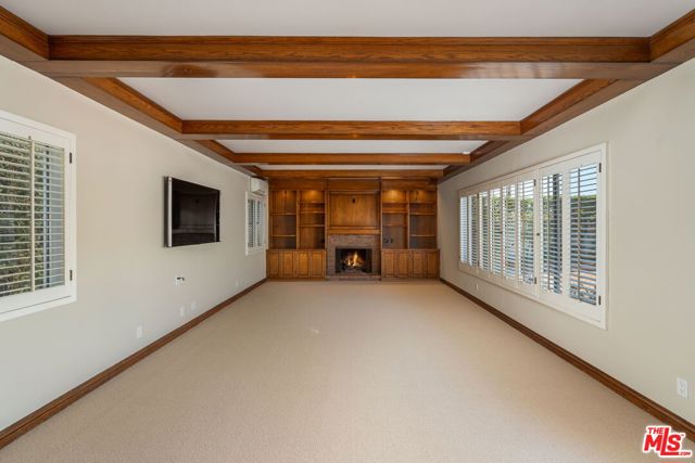 14972 CAMAROSA Drive, Pacific Palisades CA: https://media.crmls.org/mediaz/b864831e-8961-495d-a1b2-a429645943ab.jpg