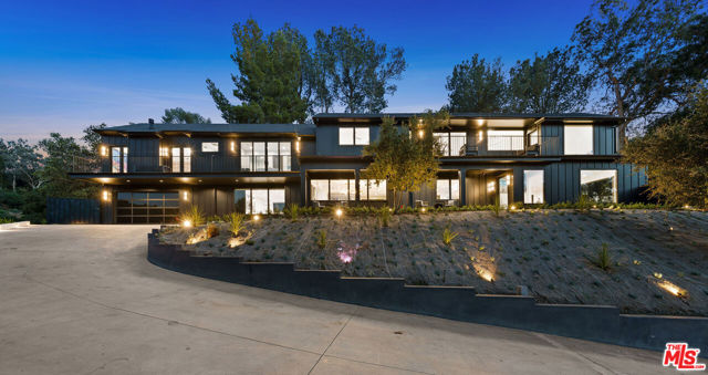3140 Coldwater Canyon, Studio City CA: https://media.crmls.org/mediaz/b864d46b-27a9-4c38-a3f1-dcc97b44b4a5.jpg