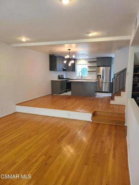 933 21st Street, Santa Monica CA: https://media.crmls.org/mediaz/b865224f-fffa-4e0a-a4e4-2daf10527520.jpg