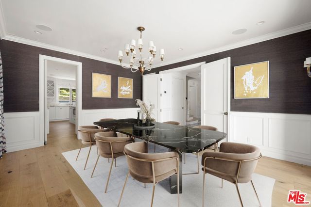 1214 Coldwater Canyon Drive, Beverly Hills CA: https://media.crmls.org/mediaz/b865cd94-f08f-4bd7-b75d-569f565167fa.jpg