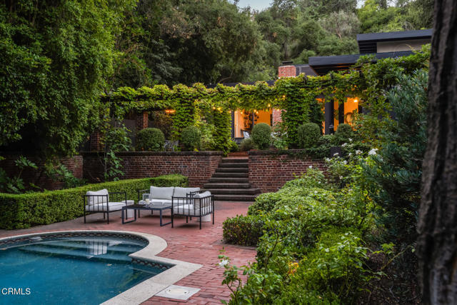 595 Linda Vista Avenue, Pasadena CA: https://media.crmls.org/mediaz/b865ee96-f841-41a8-91e1-c6c00f13d12b.jpg