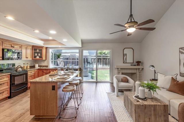 4405 Thousand Oaks Drive, San Jose CA: https://media.crmls.org/mediaz/b86758b4-74e7-4bae-afa4-6aa59adab0b8.jpg
