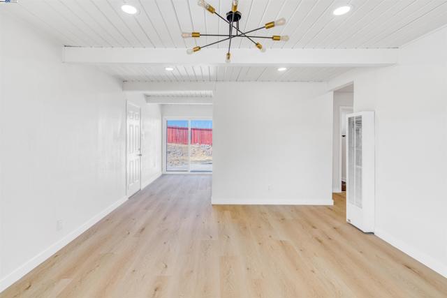 1339 lettia rd, San Pablo CA: https://media.crmls.org/mediaz/b8675944-9228-4afd-8310-1a7fb7deeb55.jpg