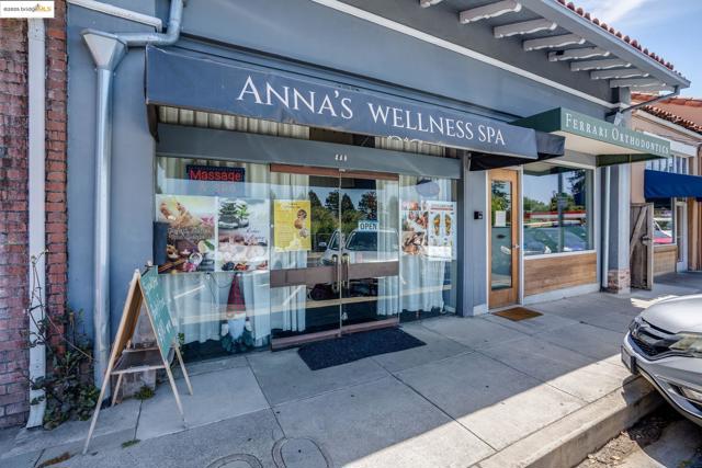 355 Arlington Ave., Berkeley CA: https://media.crmls.org/mediaz/b8679736-88dc-4916-9230-e92d829e0242.jpg