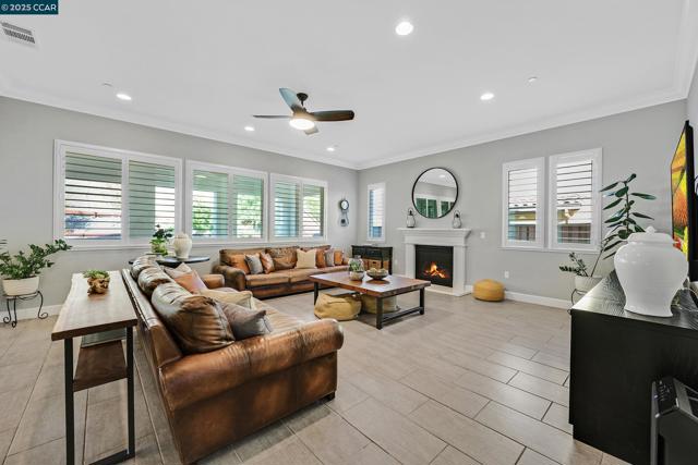 5057 Volterra Ct, Dublin CA: https://media.crmls.org/mediaz/b867d04e-f464-4e14-a085-52a625ac21e2.jpg