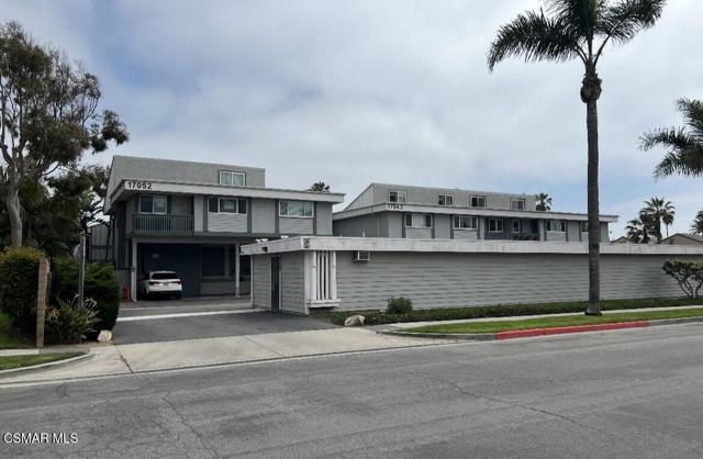 17052 Pacific Coast Highway, Huntington Beach CA: https://media.crmls.org/mediaz/b868d441-d825-4532-a269-8a4bc581fbb7.jpg