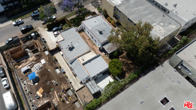 1010 N Edinburgh Avenue, West Hollywood CA: https://media.crmls.org/mediaz/b869779f-0fb8-4a6d-8d4d-8e6b5a88c811.jpg