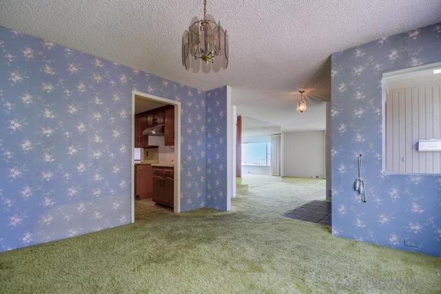954 Harbor View Dr, San Diego CA: https://media.crmls.org/mediaz/b8697ba9-e38d-4794-88e8-66c45f1490cf.jpg