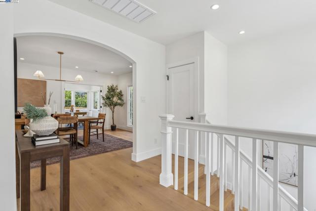 1129 WELLINGTON STREET, Oakland CA: https://media.crmls.org/mediaz/b86994e9-4420-417d-8170-f0603ed66697.jpg