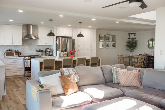 1615 Honey Hill Rd, El Cajon CA: https://media.crmls.org/mediaz/b869baa1-6aa9-45d3-bfe1-638dcaf6e93e.jpg