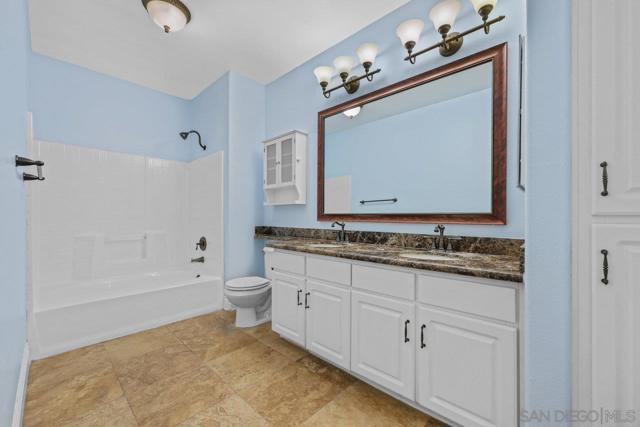 12373 Carmel Country Rd, San Diego CA: https://media.crmls.org/mediaz/b869d3d3-d2b8-4c1f-9843-8007ff6d82fa.jpg