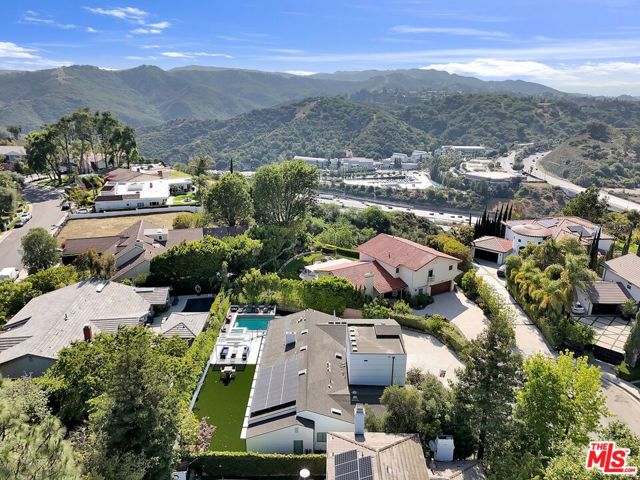 15514 CASIANO Court, Los Angeles CA: https://media.crmls.org/mediaz/b869fb99-8ef0-4df7-80f2-80858fbeb7a6.jpg