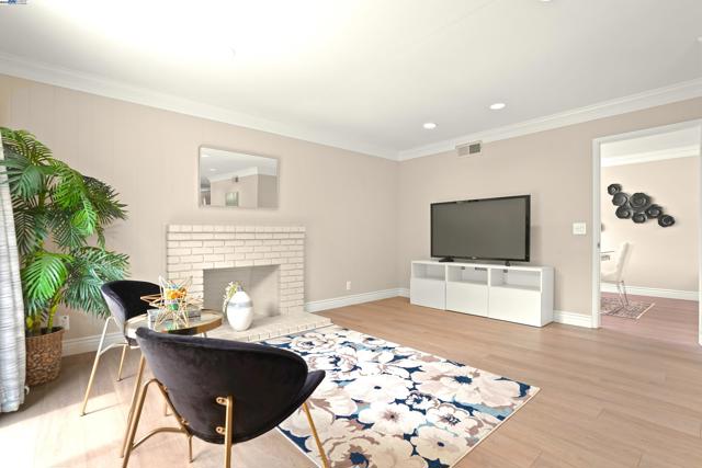 501 Amherst Ct, San Ramon CA: https://media.crmls.org/mediaz/b86a1fe6-19ff-4481-be8b-a49405a942b1.jpg