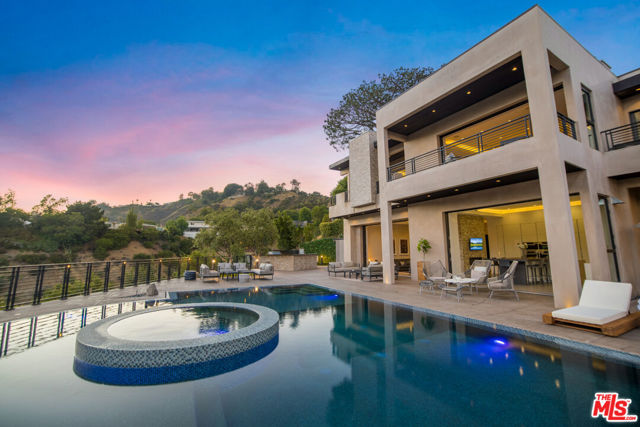 2501 Zorada Drive, Los Angeles CA: https://media.crmls.org/mediaz/b86a4a6f-a22b-4f60-aab5-26a69963d16b.jpg