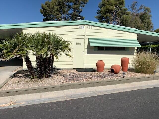67 Paseo Laredo North, Cathedral City CA: https://media.crmls.org/mediaz/b86ad9cb-7eaf-4065-8cfa-605322e203cd.jpg