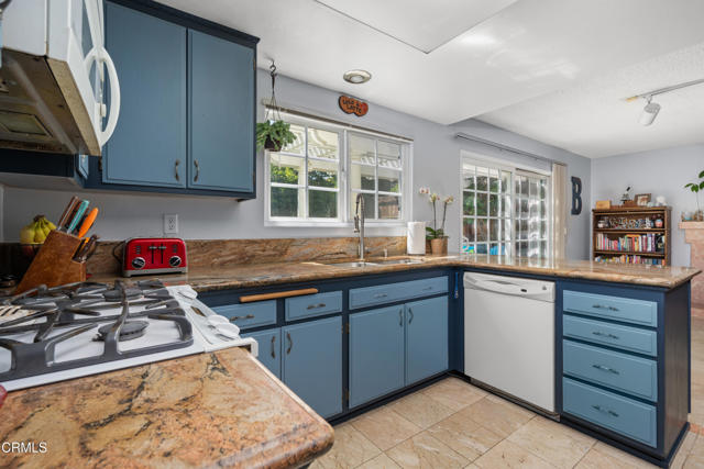 Detail Gallery Image 10 of 30 For 803 Green Valley Dr, Thousand Oaks,  CA 91320 - 4 Beds | 2/1 Baths