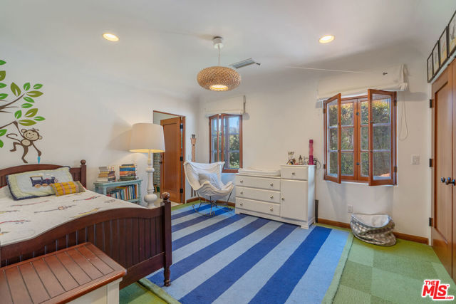 221 S Beverly Glen Boulevard, Los Angeles CA: https://media.crmls.org/mediaz/b86bb39d-47ef-4b89-9c97-01c9c10d0052.jpg