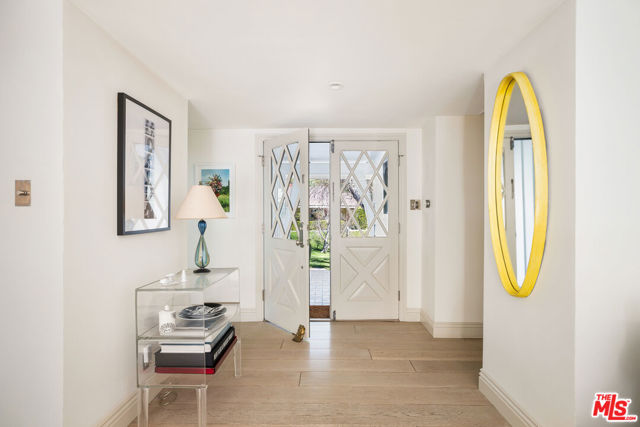 1801 San Ysidro Drive, Beverly Hills CA: https://media.crmls.org/mediaz/b86ce92e-4b95-48c9-a371-84bbb5d5b05b.jpg
