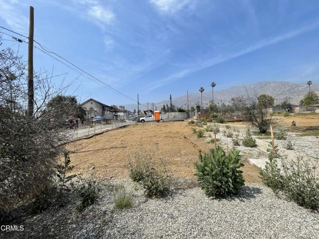 917 E Mendocino Street, Altadena CA: https://media.crmls.org/mediaz/b86ceca3-25c6-4212-a11a-0526e1374deb.jpg