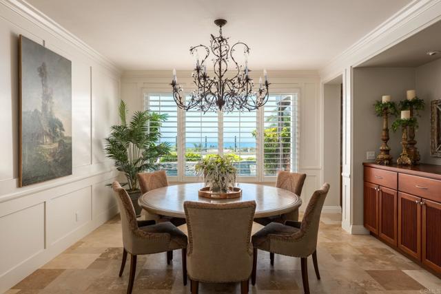7076 Heron Cir, Carlsbad CA: https://media.crmls.org/mediaz/b86d7ee4-802c-44d0-b384-942eea6ea274.jpg