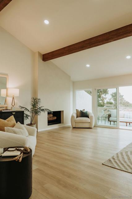 2143 Caminito San Martin, La Jolla CA: https://media.crmls.org/mediaz/b86d85c4-1489-4e5e-a148-2a254d293cb0.jpg