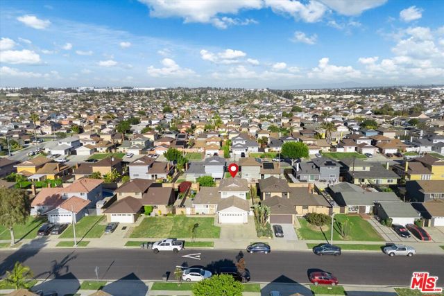 19714 Galway Avenue, Carson CA: https://media.crmls.org/mediaz/b86ddcab-915e-4a76-8be6-70e68c24dc11.jpg