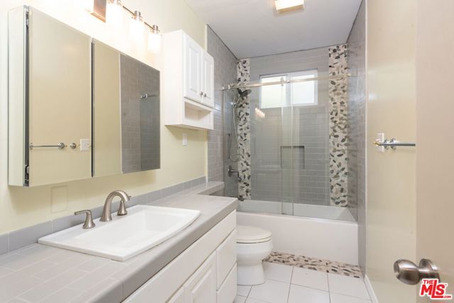 8335 W Manchester Avenue, Playa del Rey CA: https://media.crmls.org/mediaz/b86e7114-ef22-4200-9bbf-d592a0610226.jpg