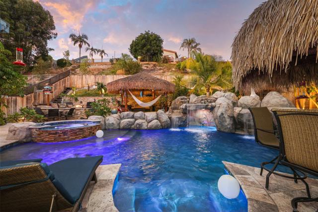 10976 Pallon Way, San Diego CA: https://media.crmls.org/mediaz/b86f06ad-886a-4234-87f9-06a578b3d7ae.jpg