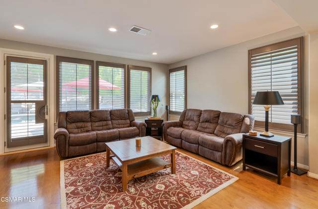 Image 19 of 41 For 474 Rye Court