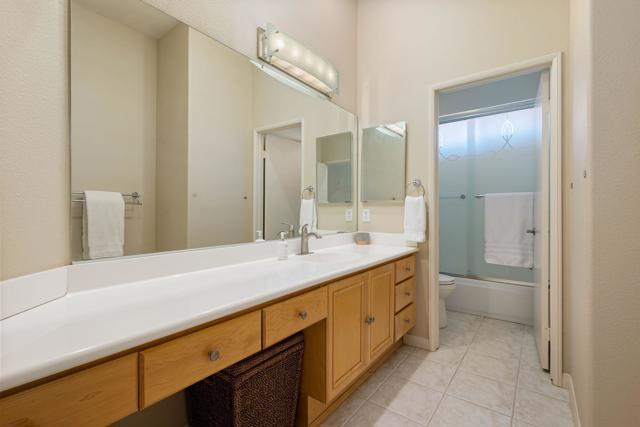 285 Kavenish Drive, Rancho Mirage CA: https://media.crmls.org/mediaz/b8702738-d61c-44d0-b568-8c1a5118e96a.jpg